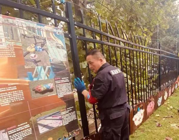 C:/Users/BA/Desktop/風(fēng)雨過后南京保安迅速行動(dòng)，恢復(fù)安“寧”面貌/8.jpg8