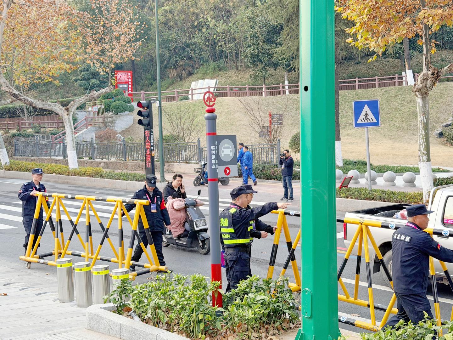 E:/25.12.10后 上傳網(wǎng)站留存/“保安衛(wèi)士”護航，熱血燃賽場！——南京市保安服務有限公司大廠分公司保障WCBA女籃聯(lián)賽激情開燃/照片/微信圖片_20251210163658_265_1.jpg微信圖片_20251210163658_265_1