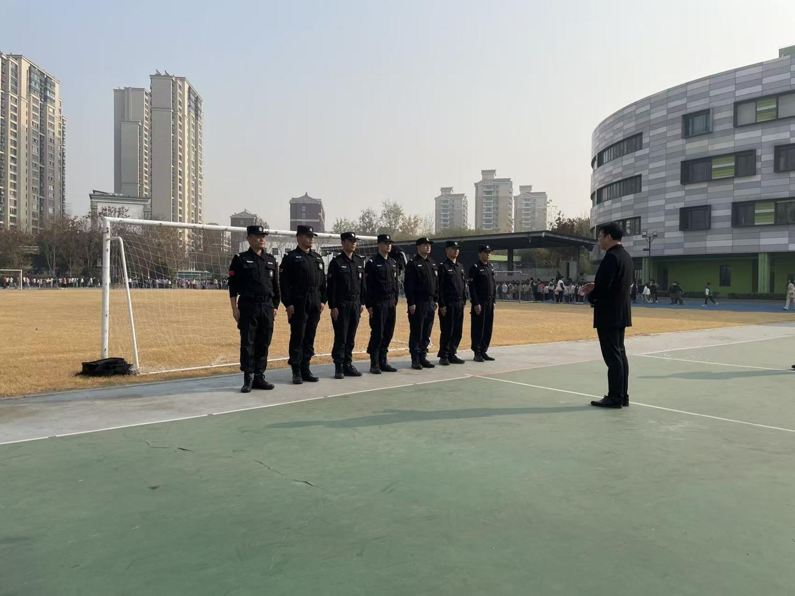 E:/25.12.10后 上傳網(wǎng)站留存/喜報！南京市保安服務(wù)有限公司建鄴分公司榮獲“校園最小應(yīng)急單元技能競賽”一等獎/照片/7f4752ecec0a4eaf4162fae738cff144.jpg7f4752ecec0a4eaf4162fae738cff144